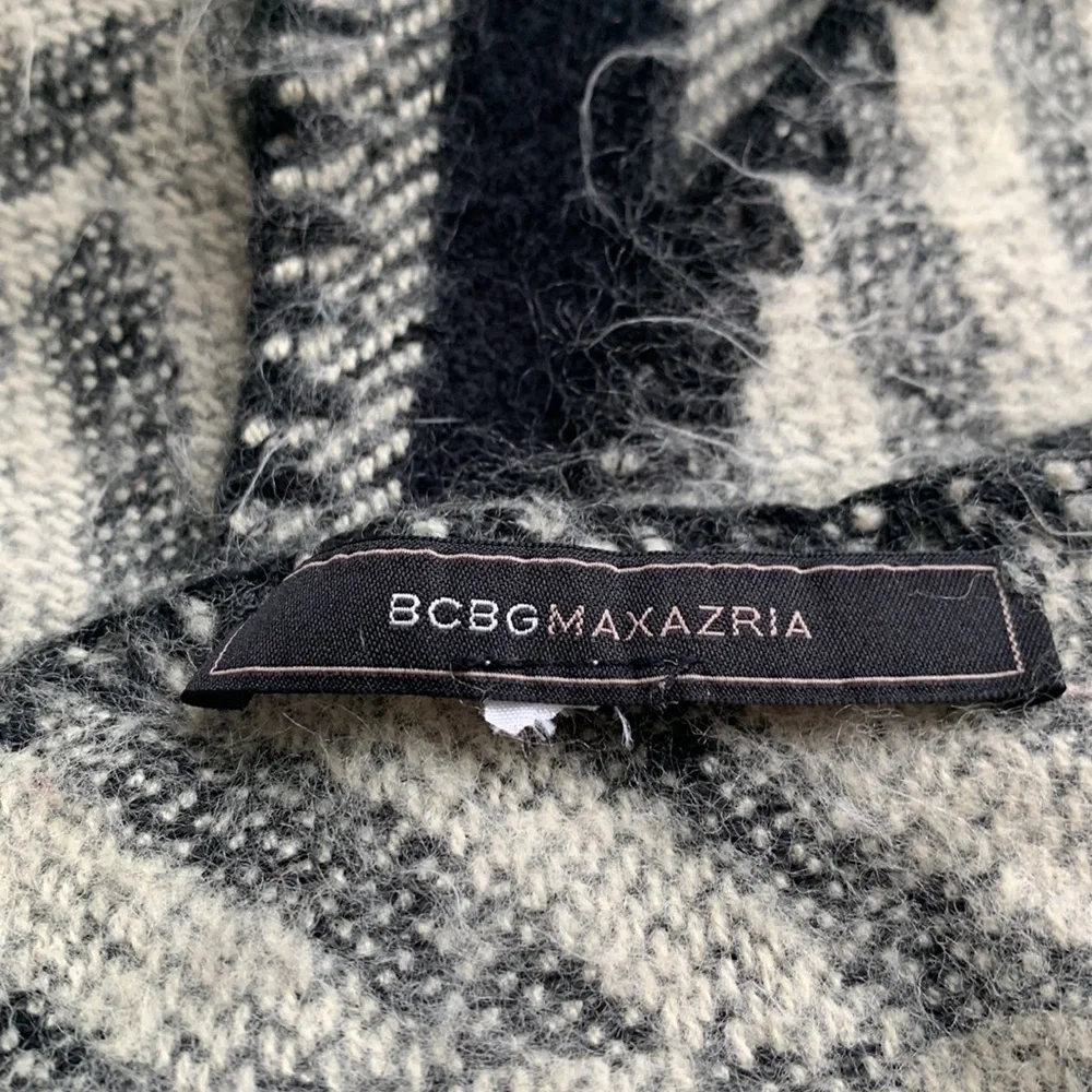 BCBG MaxAzria Stripes Herringbone Warm Cozy Reversible Throw Coastal Minimalist